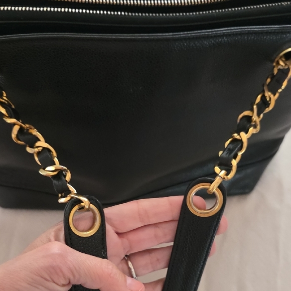 Chanel Black Caviar Leather Shoulder Bag *Entrupy COA Included* - Picture 15 of 17